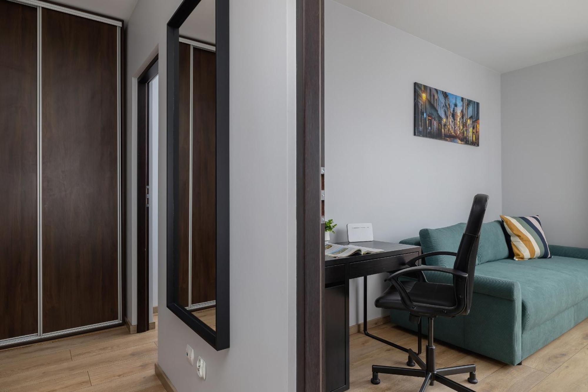 Stylish Apartment With Balcony & Parking Cracow By Noclegi Renters Cracovia Esterno foto