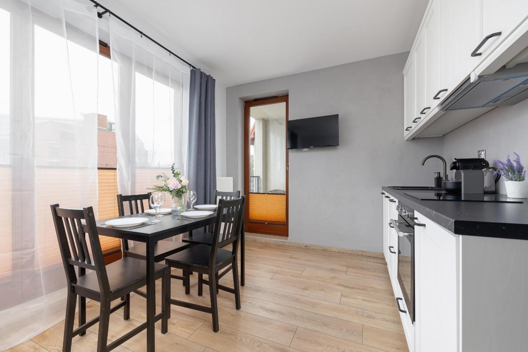 Stylish Apartment With Balcony & Parking Cracow By Noclegi Renters Cracovia Esterno foto